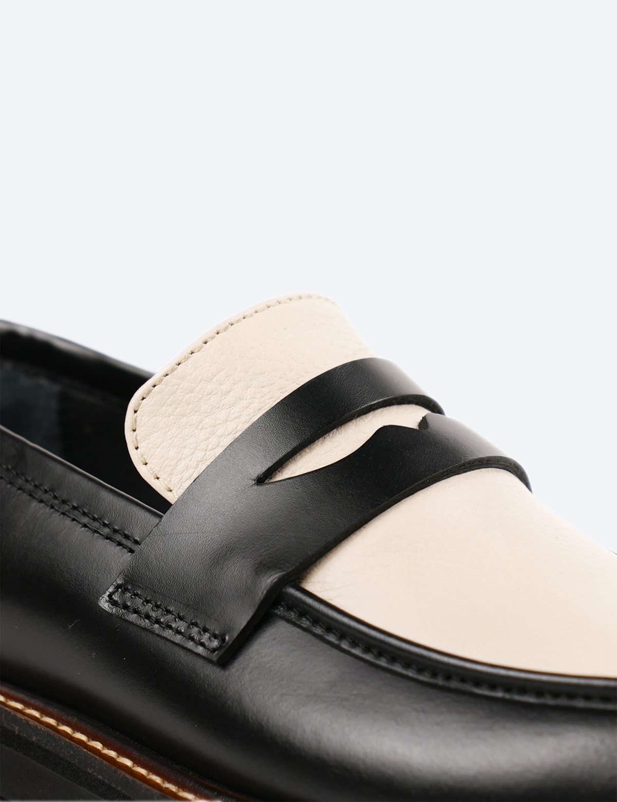 MOCASINES DONATO NEGRO CON BEIGE